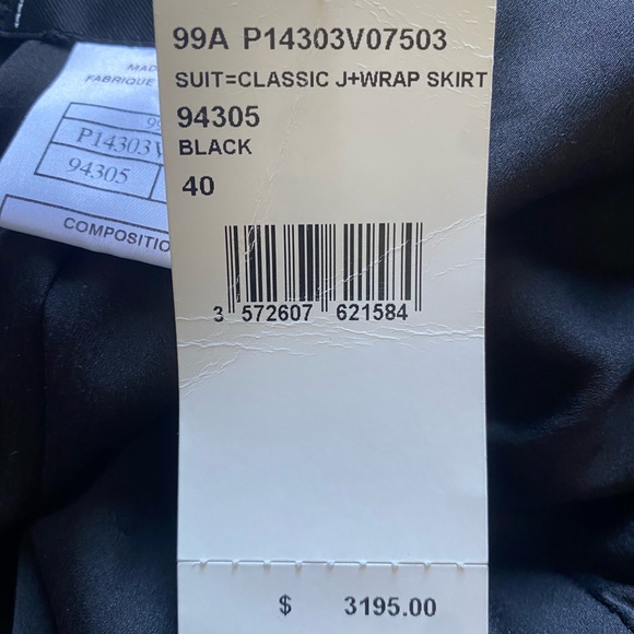 NWT $3195 Chanel 💯% authentic wool/silk 2 pc suit - Picture 3 of 16